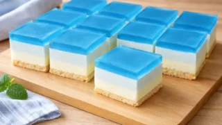 Ciasto Smerfetka – prosty przepis na efektowne ciasto bez pieczenia