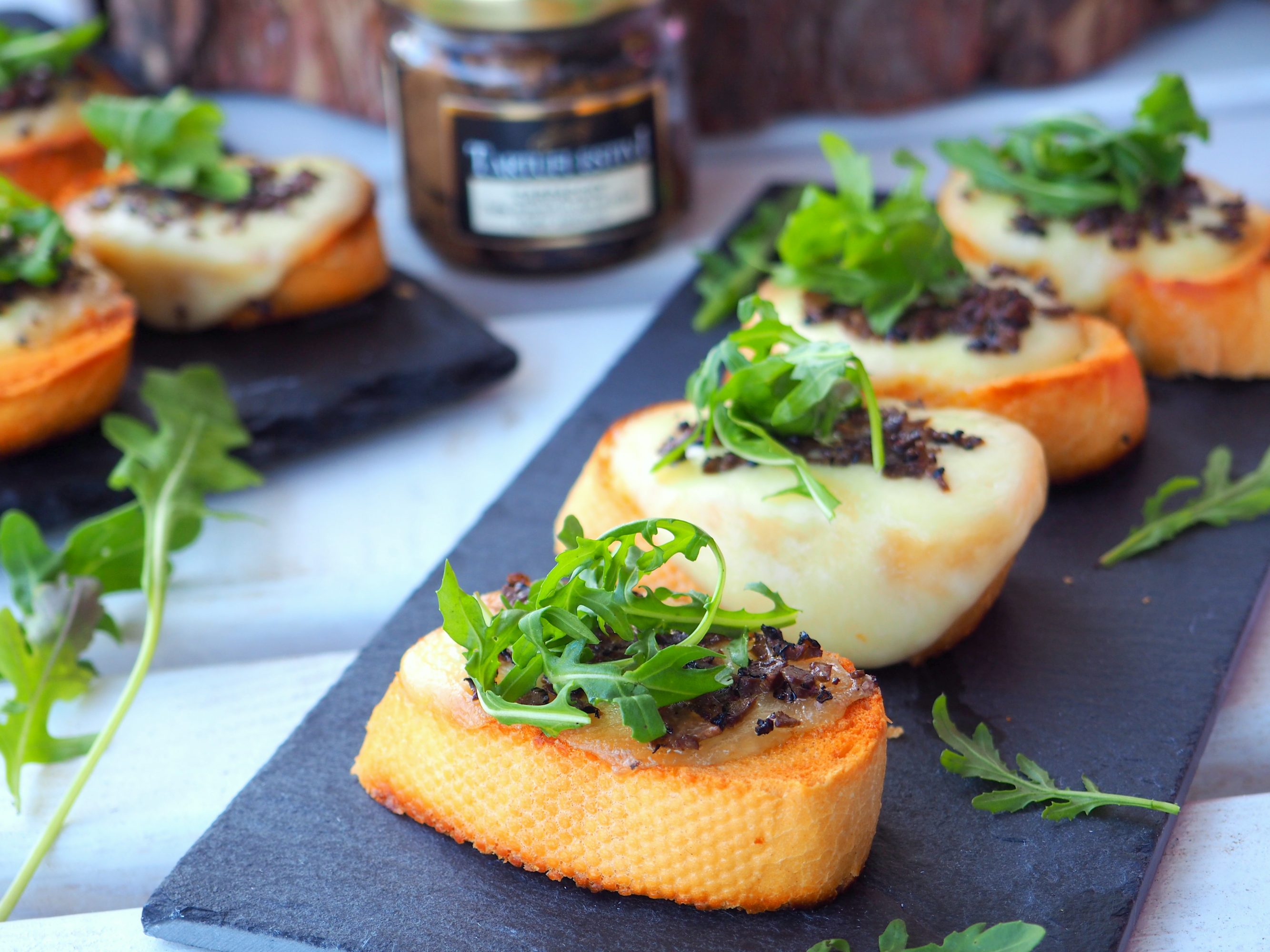 BRUSCHETTA Z TRUFLAMI