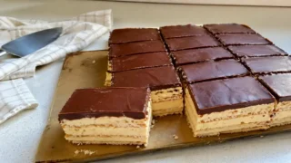 Ciasto Leniwiec – prosty przepis bez pieczenia