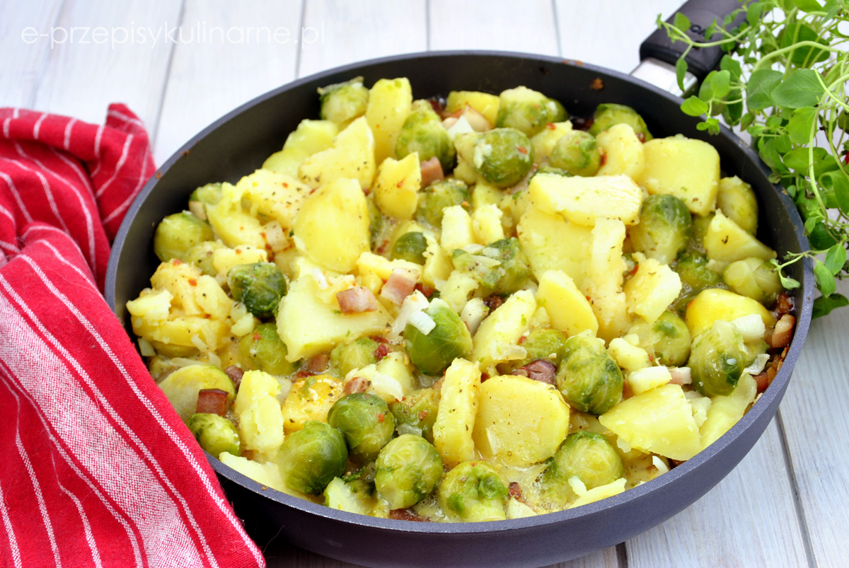 Smażone ziemniaki z brukselką i jajkami