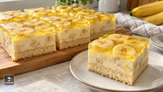 Ciasto bananowe z galaretką i lekkim kremem - prosty przepis