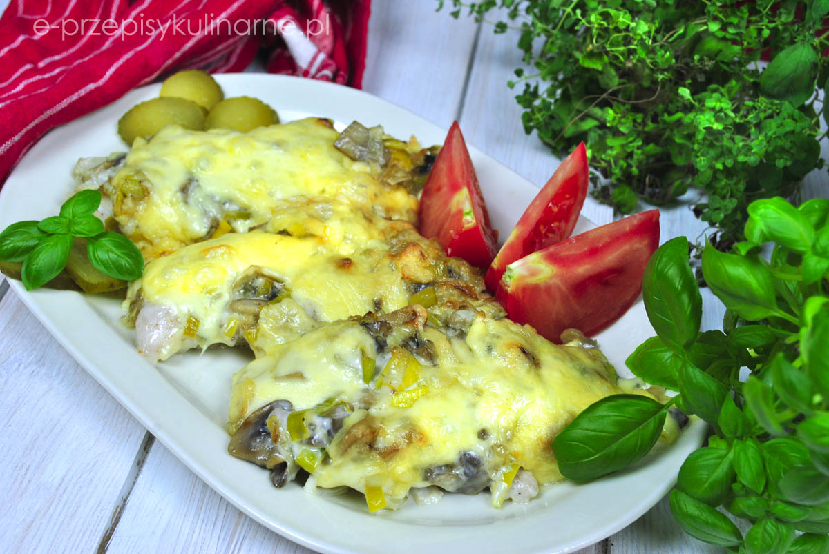 Kurczak zapiekany z majonezem i pieczarkami