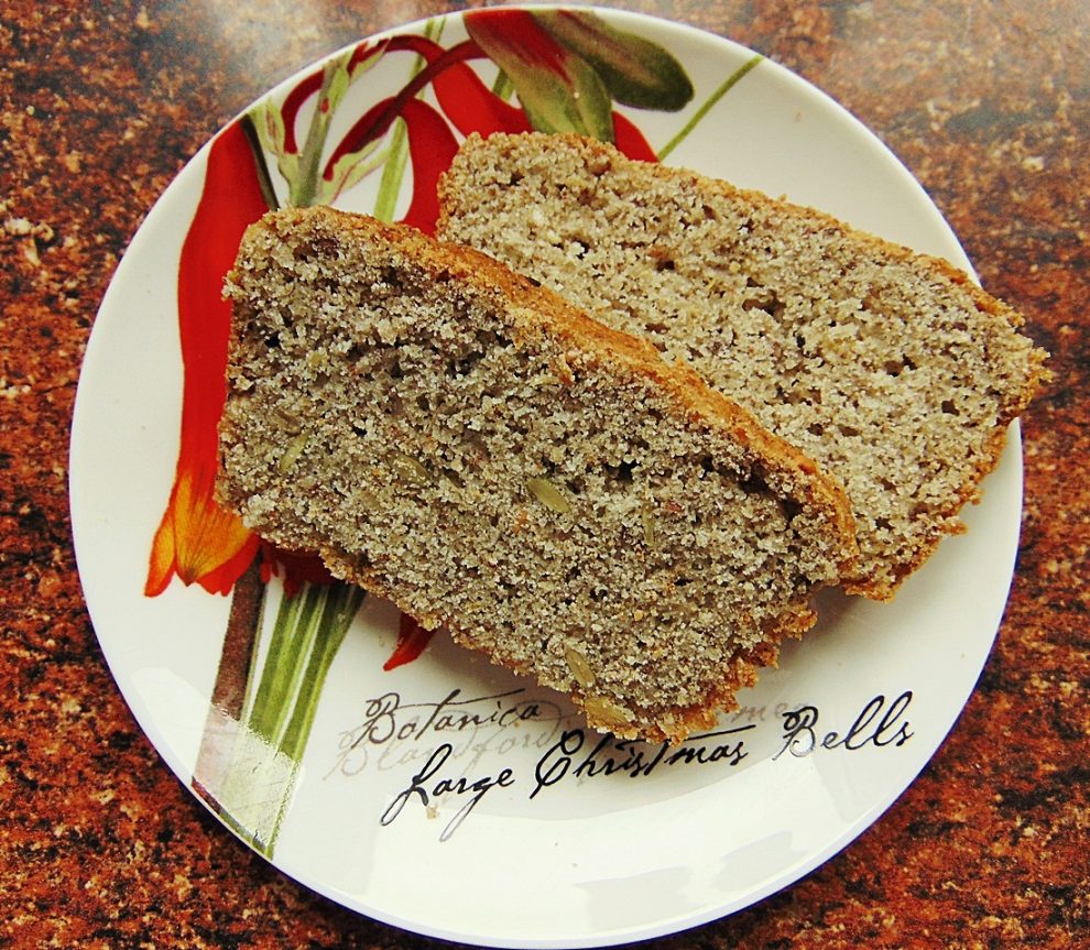 Chleb pszenno - ryżowy z ziarnami