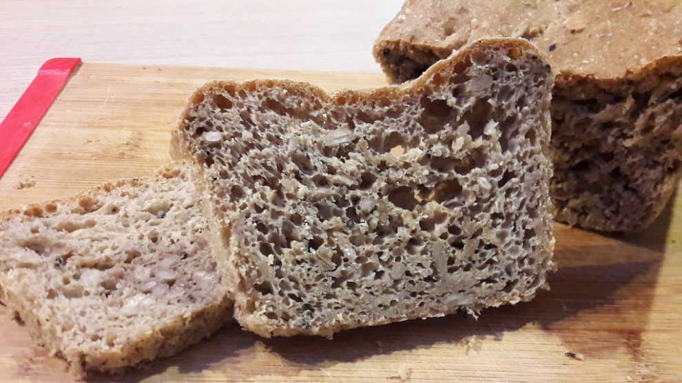 Chleb pszenno-razowy (wilgotny)
