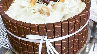 Tort Słonecznikowy w Kształcie Beczki – Idealny na Urodziny