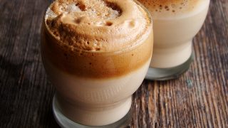 kawa frappe – mrożona kawa po grecku