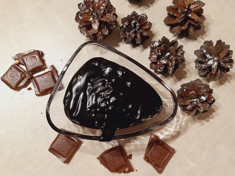 Jak URATOWAĆ ZWARZONĄ polewę czekoladową? Bardzo prosto!