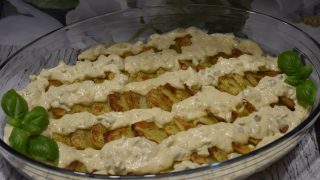 Zapiekane ziemniaki z sosem tatarskim