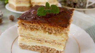 Ciasto Przynęta Brzyduli – piernikowy biszkopt z masą grysikową