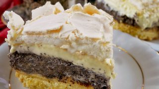 Ciasto Makowy Puchatek z bezą – wyjątkowe i efektowne