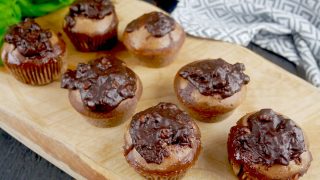 Muffinki z polewą czekoladową – szybkie słodkości do kawy
