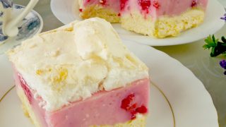 Ciasto Ślicznotka z malinami i bezą – pyszne i efektowne