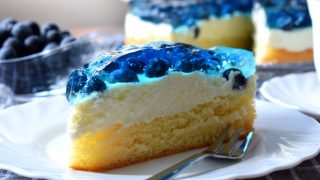 Ciasto z borówkami, kremem budyniowym i galaretką Blue Lagoon + FILM