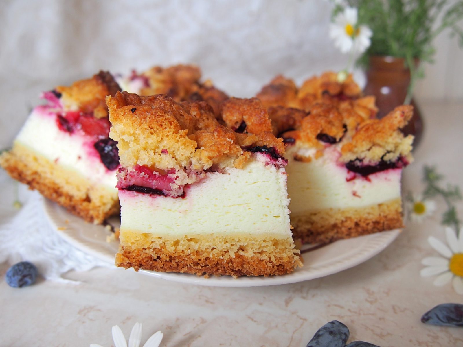 Styropian z sezonowymi owocami