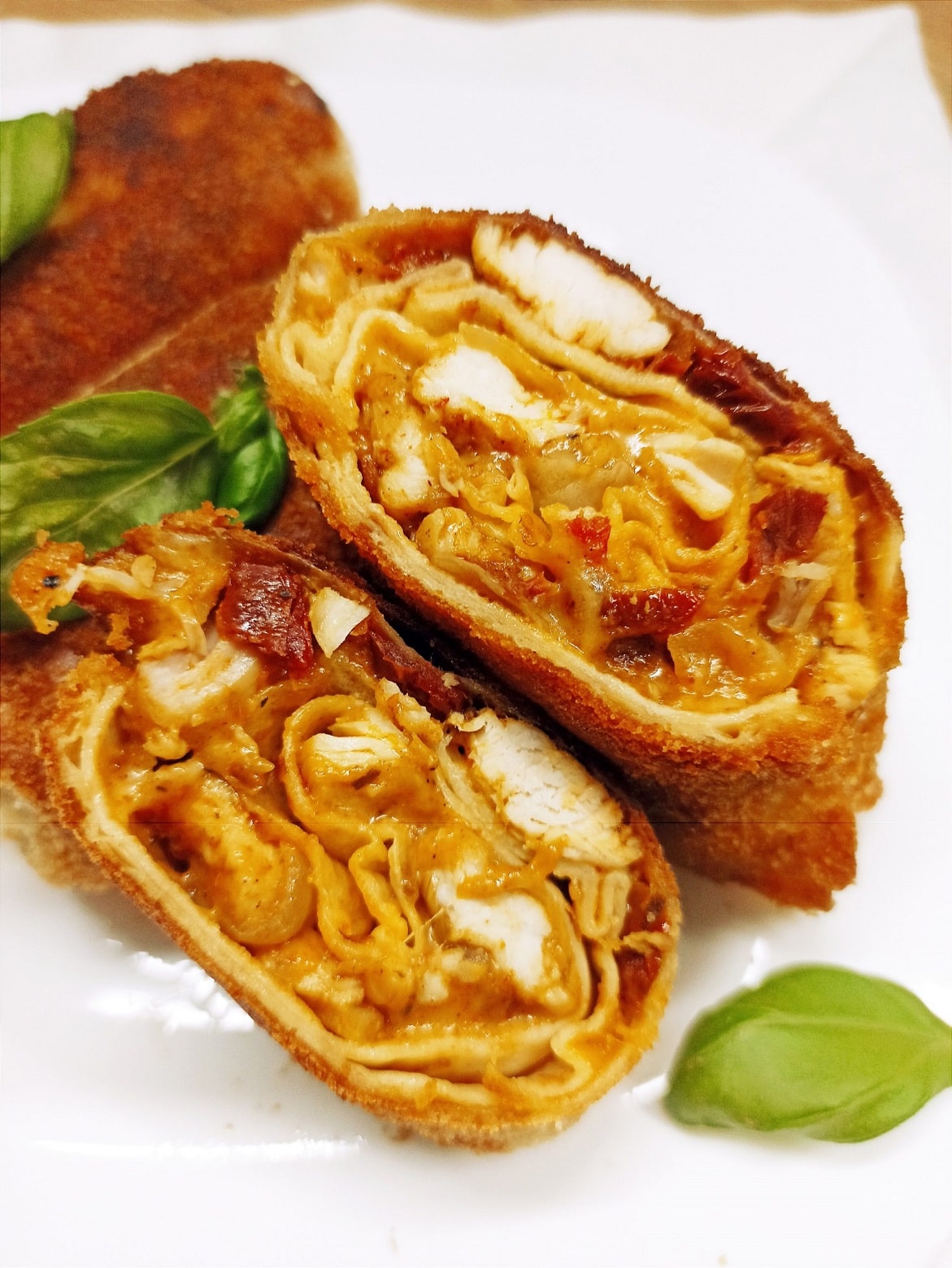 Krokiety Z Kurczakiem, Mozzarellą I Suszonymi Pomidorami