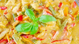 Kurczak z warzywami po tajsku – pyszne danie na obiad
