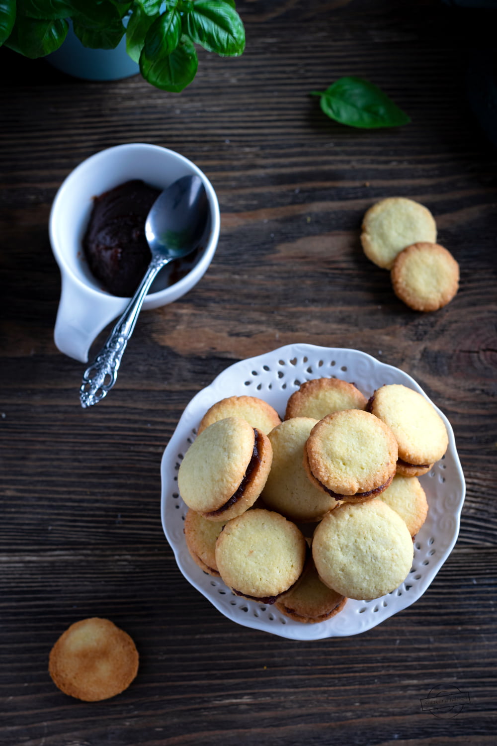 Ciasteczka migdałowe z marmoladą