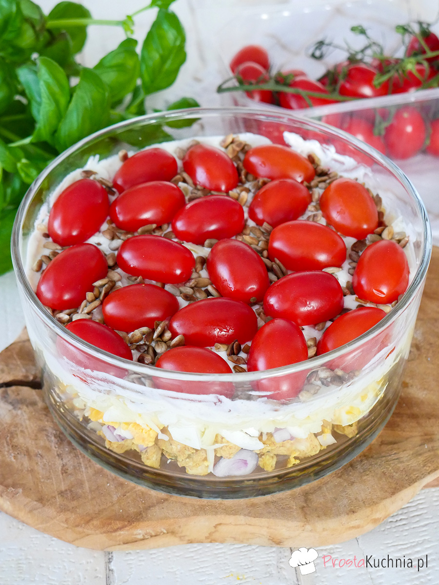 Sałatka warstwowa z pomidorkami