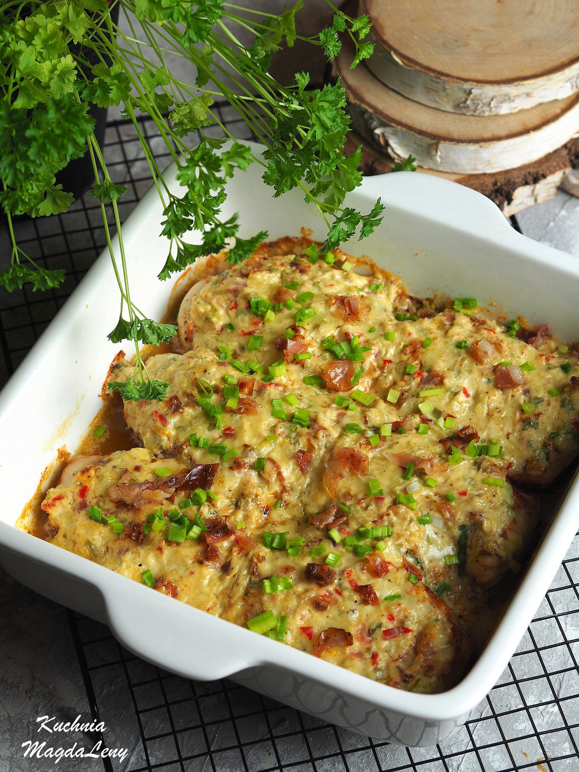 Kurczak Pod Kremową Pierzynką Z Boczkiem