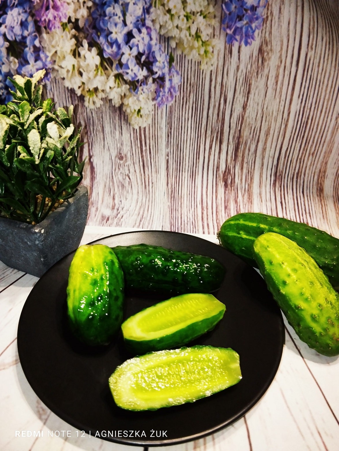 OGÓRKI MAŁOSOLNE Z WORECZKA NA SUCHO Z DUŻĄ ILOŚCIĄ CZOSNKU