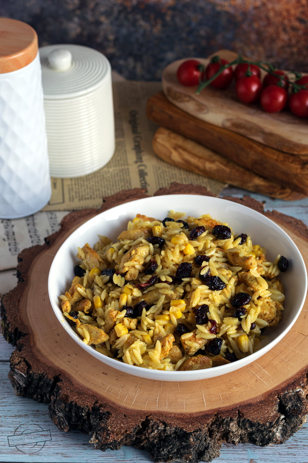 Sałatka z makaronem orzo, indykiem i żurawiną