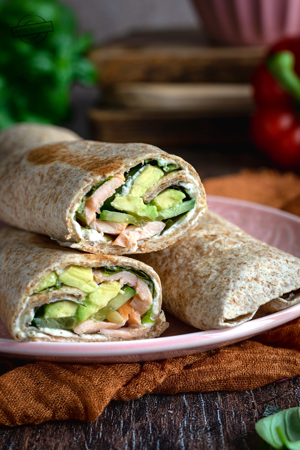 Tortilla z wędzonym łososiem