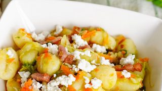 Gnocchi z młodą kapustą i boczkiem