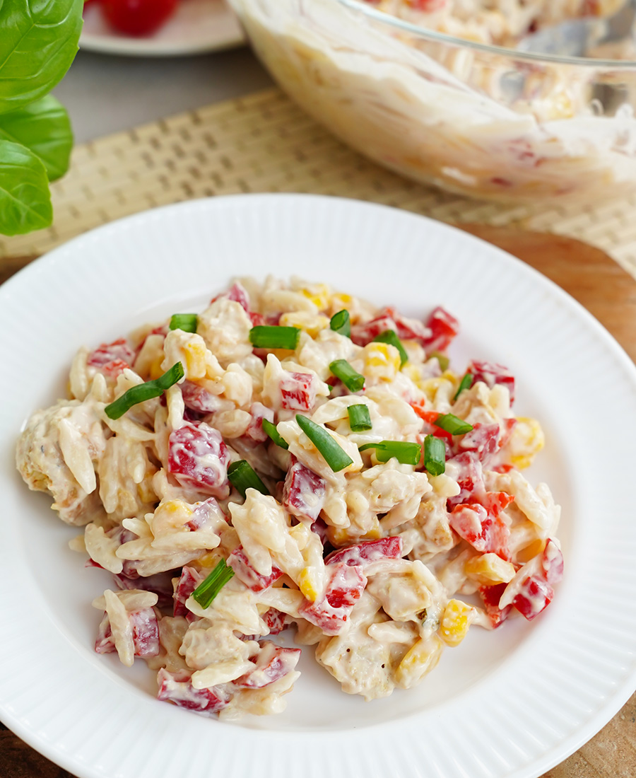 Sa atka Z Makaronem Orzo I Kurczakiem SuperPrzepis pl
