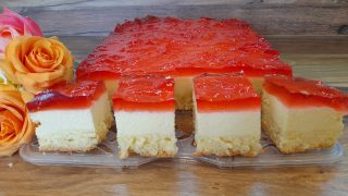 Sernik pieczony na biszkopcie