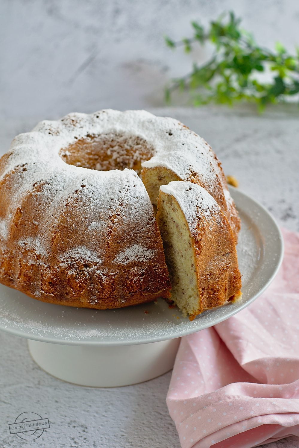 Babka bananowa z orzechami