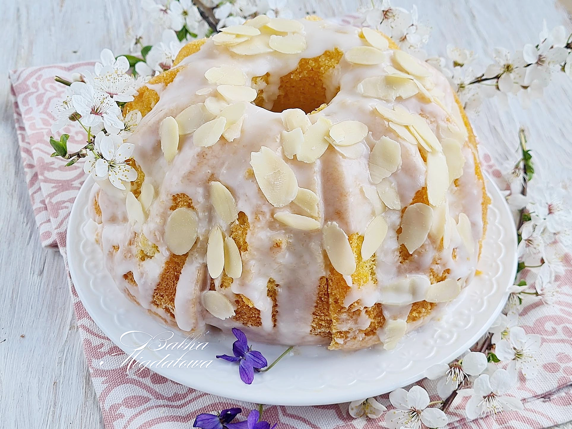 Babka migdałowa