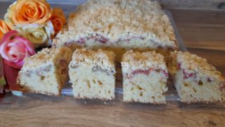 Ciasto z rabarbarem I kruszonką