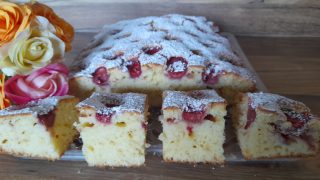 Ciasto z truskawkami na maślance