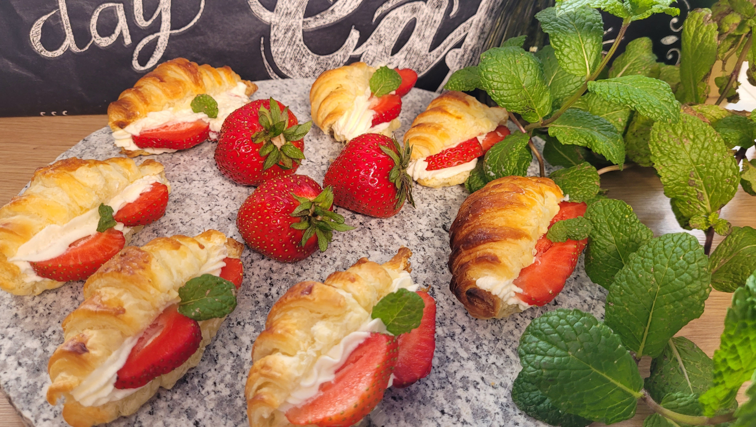 Rogaliki z truskawkami