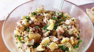 Sałatka ziemniaczana idealna do dań z grilla