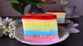 Tęczowy sernik na zimno