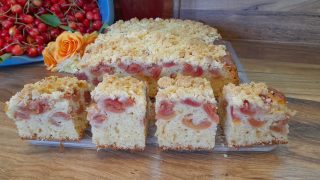 Ciasto z czereśniami na maślance