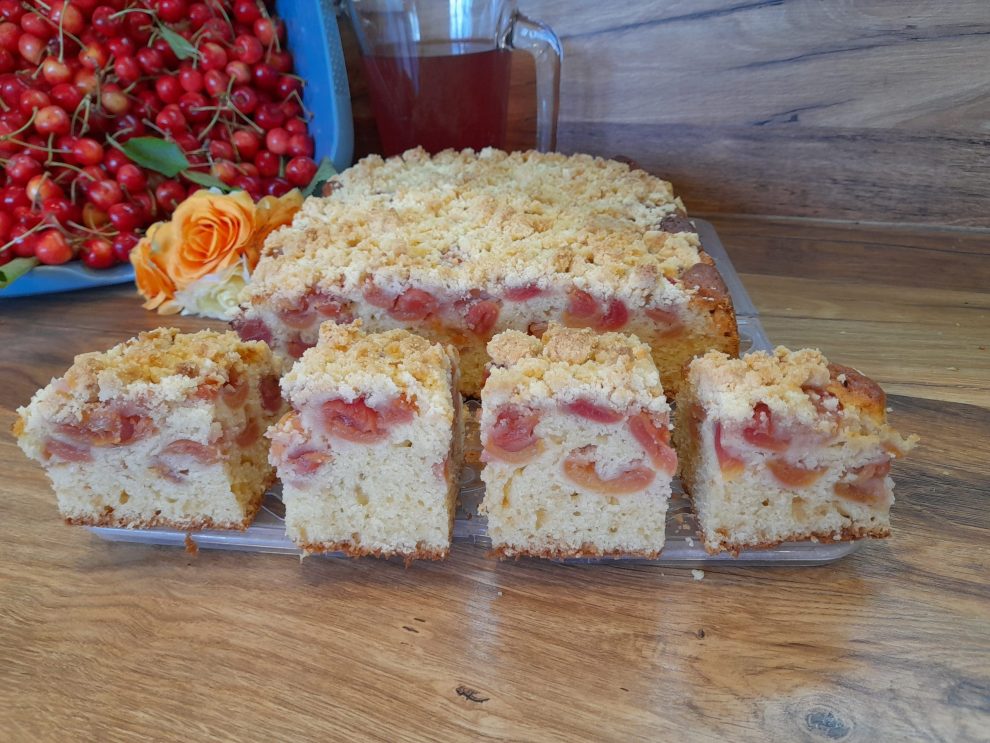 Ciasto z czereśniami na maślance