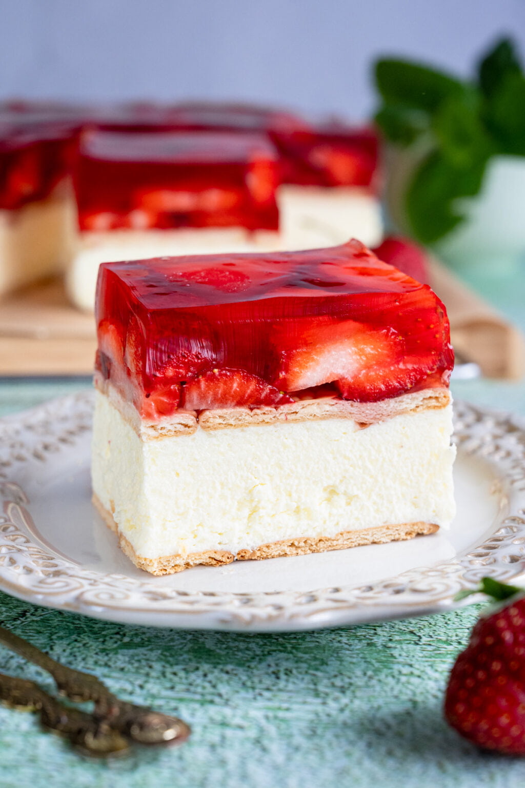 Budyniowiec z truskawkami - bez pieczenia