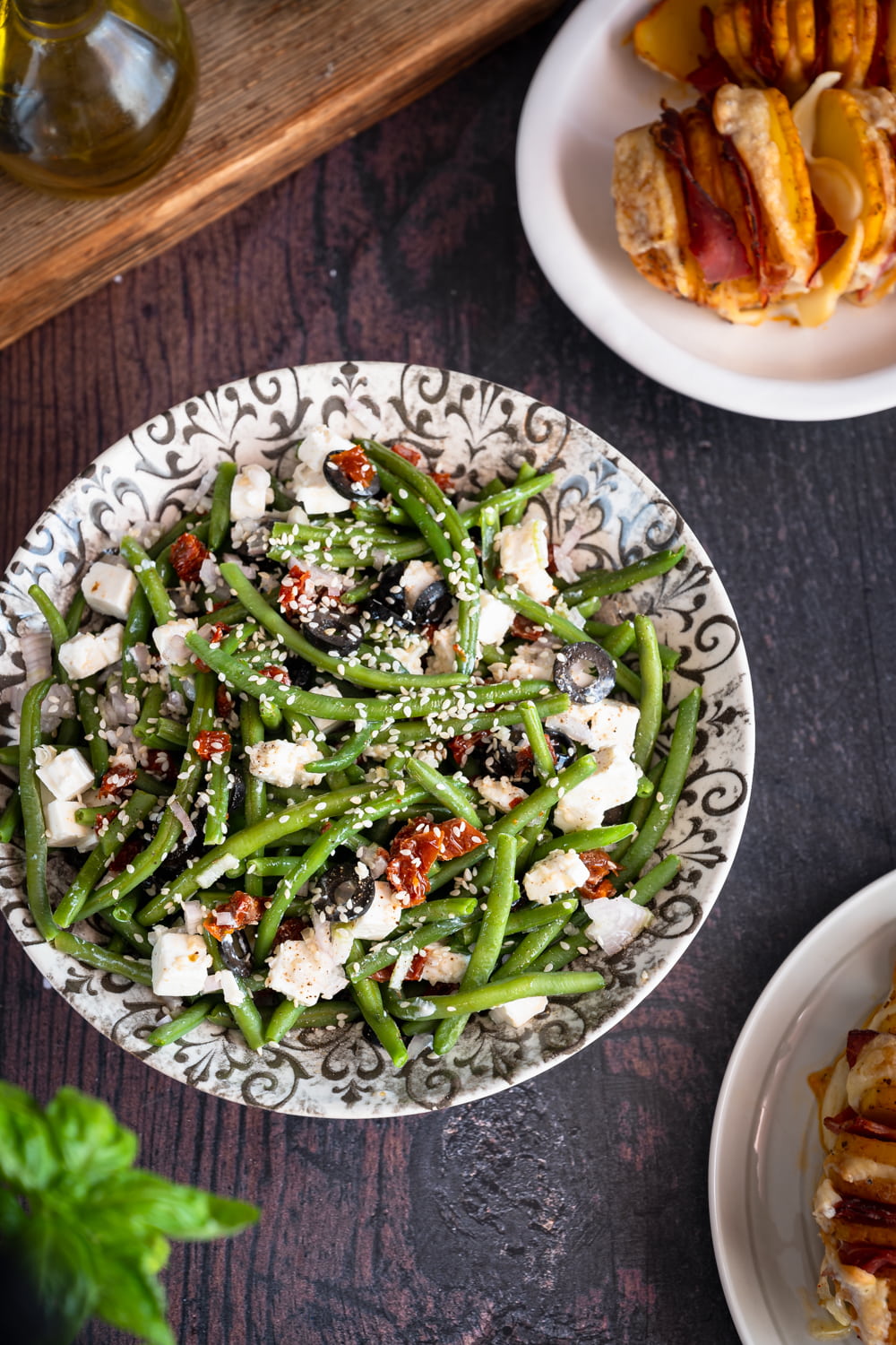 Fasolka szparagowa z fetą i suszonymi pomidorami