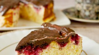 Jogurtownik z malinami i polewą – szybki hit z airfryera