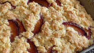 Ciasto ze śliwkami i kruszonką – prosty i pyszny przepis jak u mamy