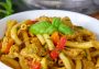 Kurczak curry z makaronem i warzywami