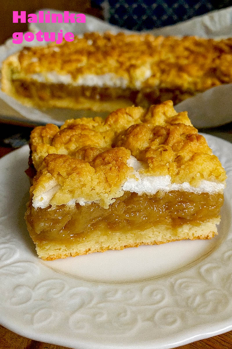 Szarlotka na kruchym cieście z bezą – sprawdzony przepis krok po kroku