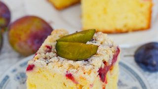 Szybkie ciasto ze śliwkami i kruszonką