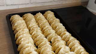 Domowe pierogi ruskie krok po kroku - prosty i pyszny przepis