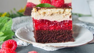 Malinowe cappuccino - elegancki deser krok po kroku