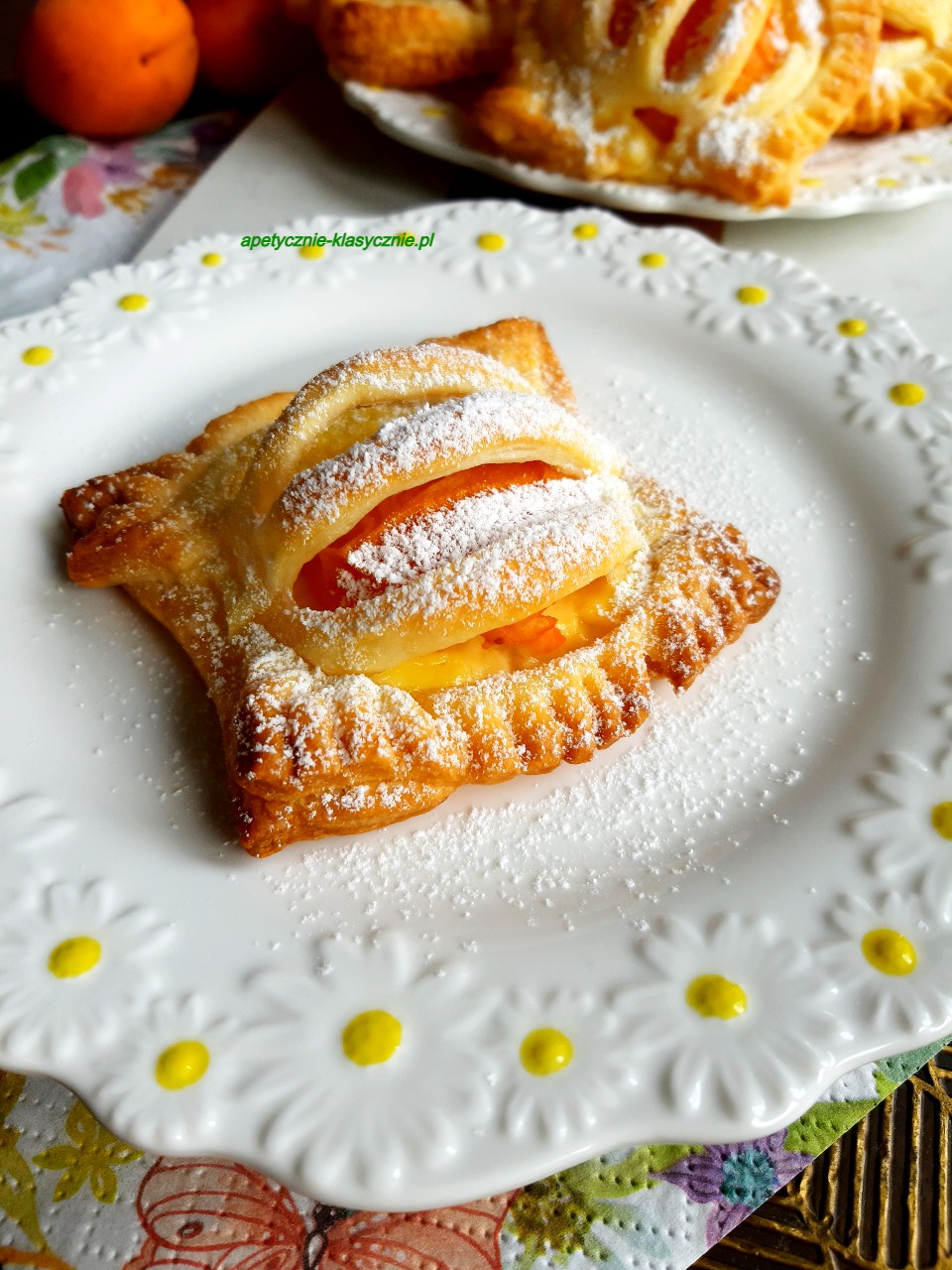 CIASTKA FRANCUSKIE Z BUDYNIEM I MORELAMI