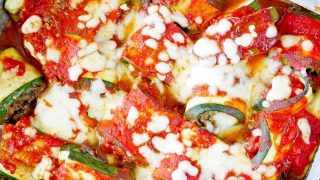 Roladki z cukinii w sosie pomidorowym – fit obiad pełen smaku