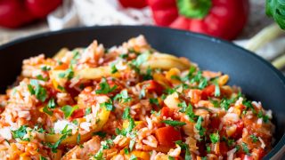 Gulasz z fasolką szparagową i kiełbasą